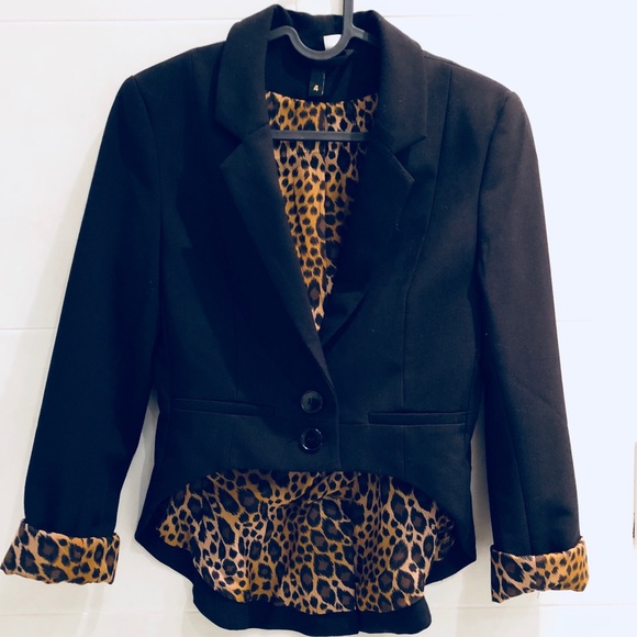 black blazer with leopard print lining